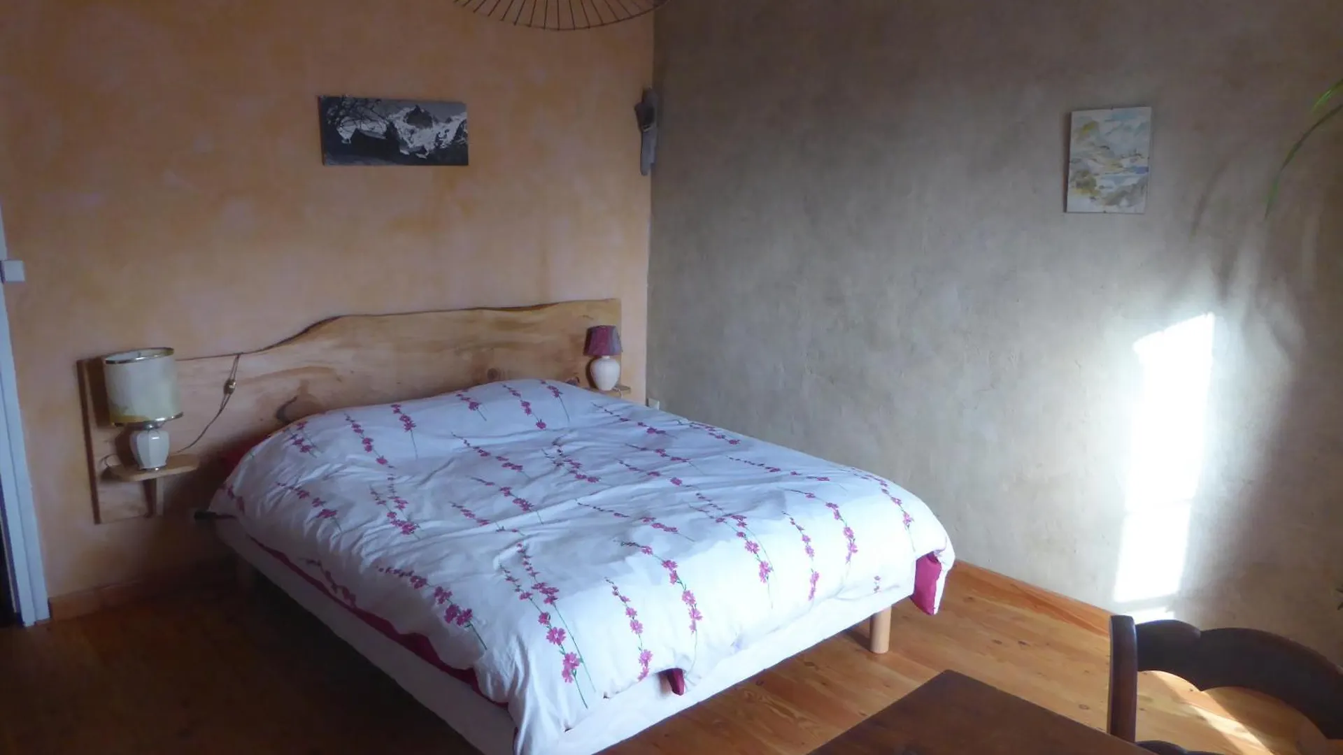Chambre D\'Hote Calme Au Milieu D\'Un Jardin Au Freney D\'Oisans location